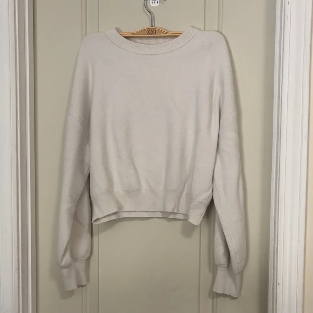 White cropped knit sweater size XS/PP